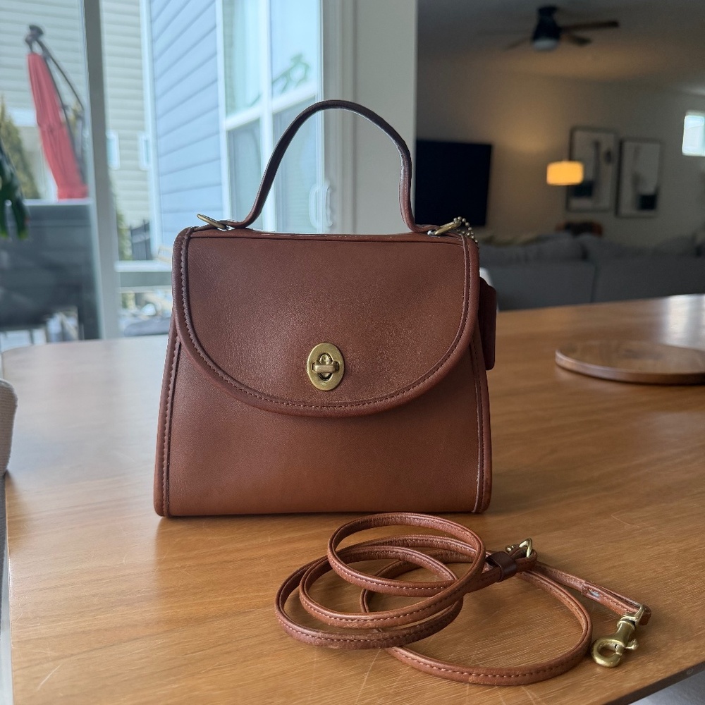 Vintage Coach Regina Bag in British Tan Leather with Brass Hardware